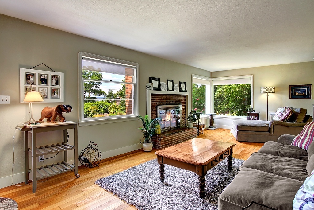 Property Photo: Living room 1522 1st St  WA 98033 