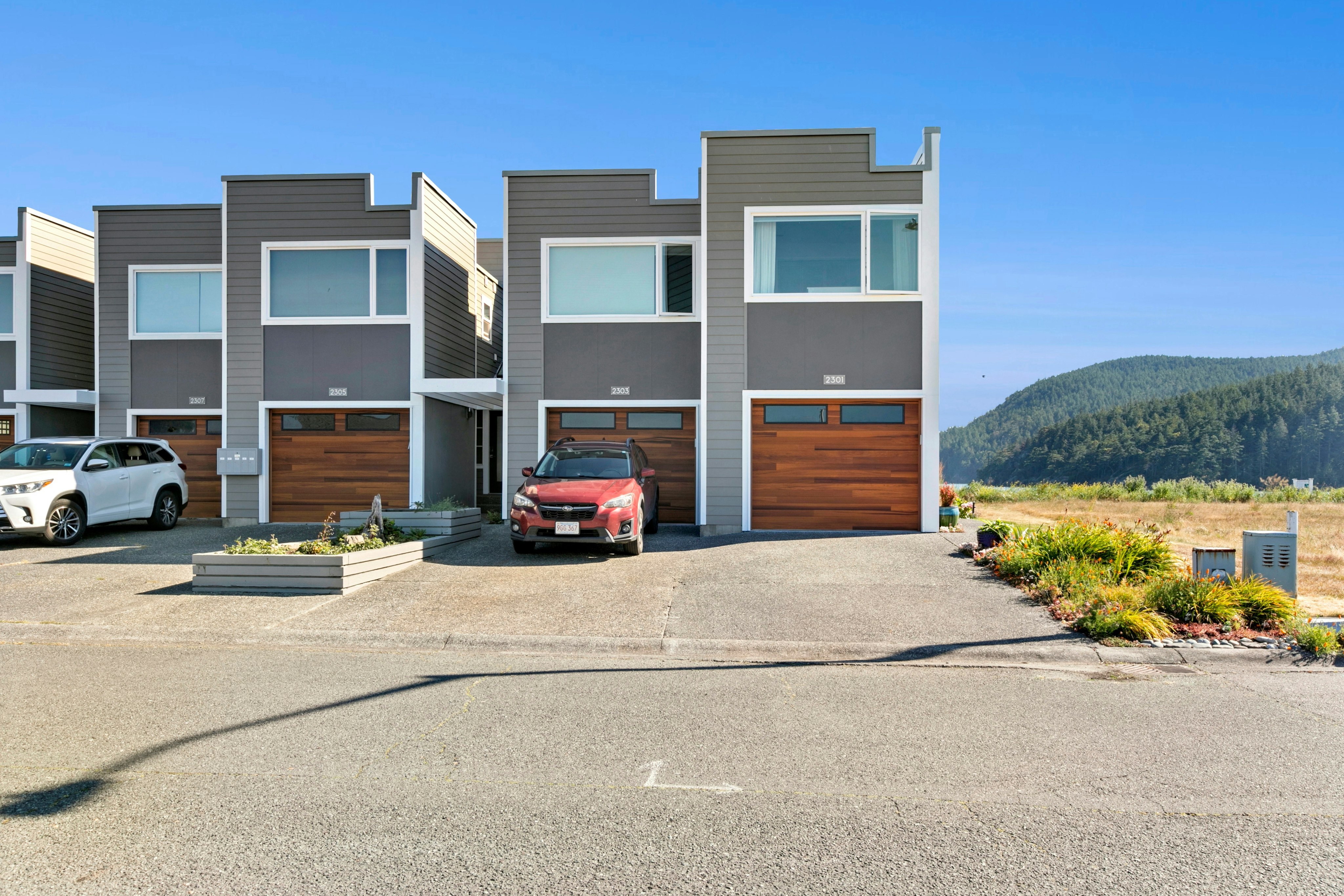 2301  Skyline Way 1  Anacortes WA 98221 photo
