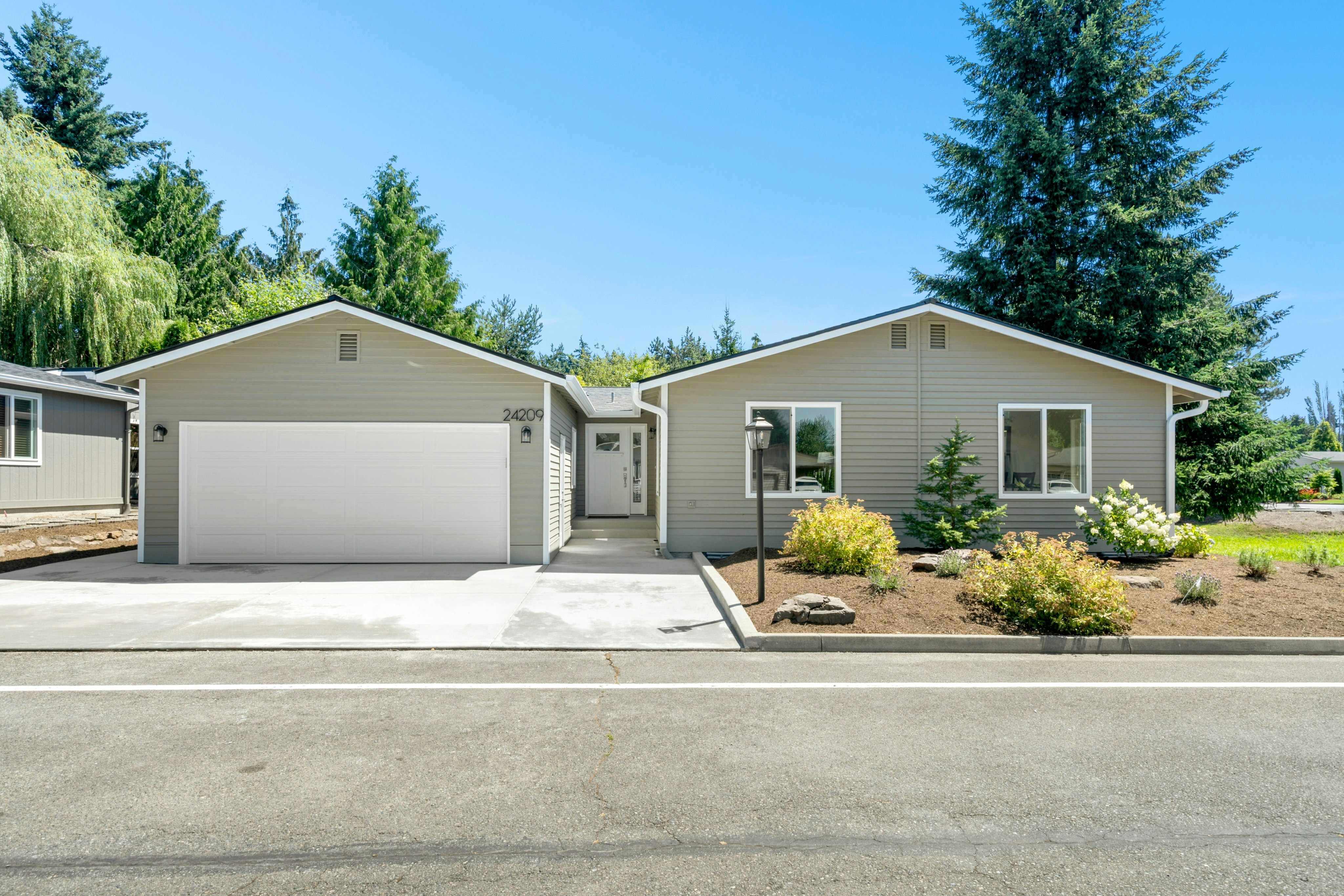 Property Photo:  24209  10th Place W  WA 98021 
