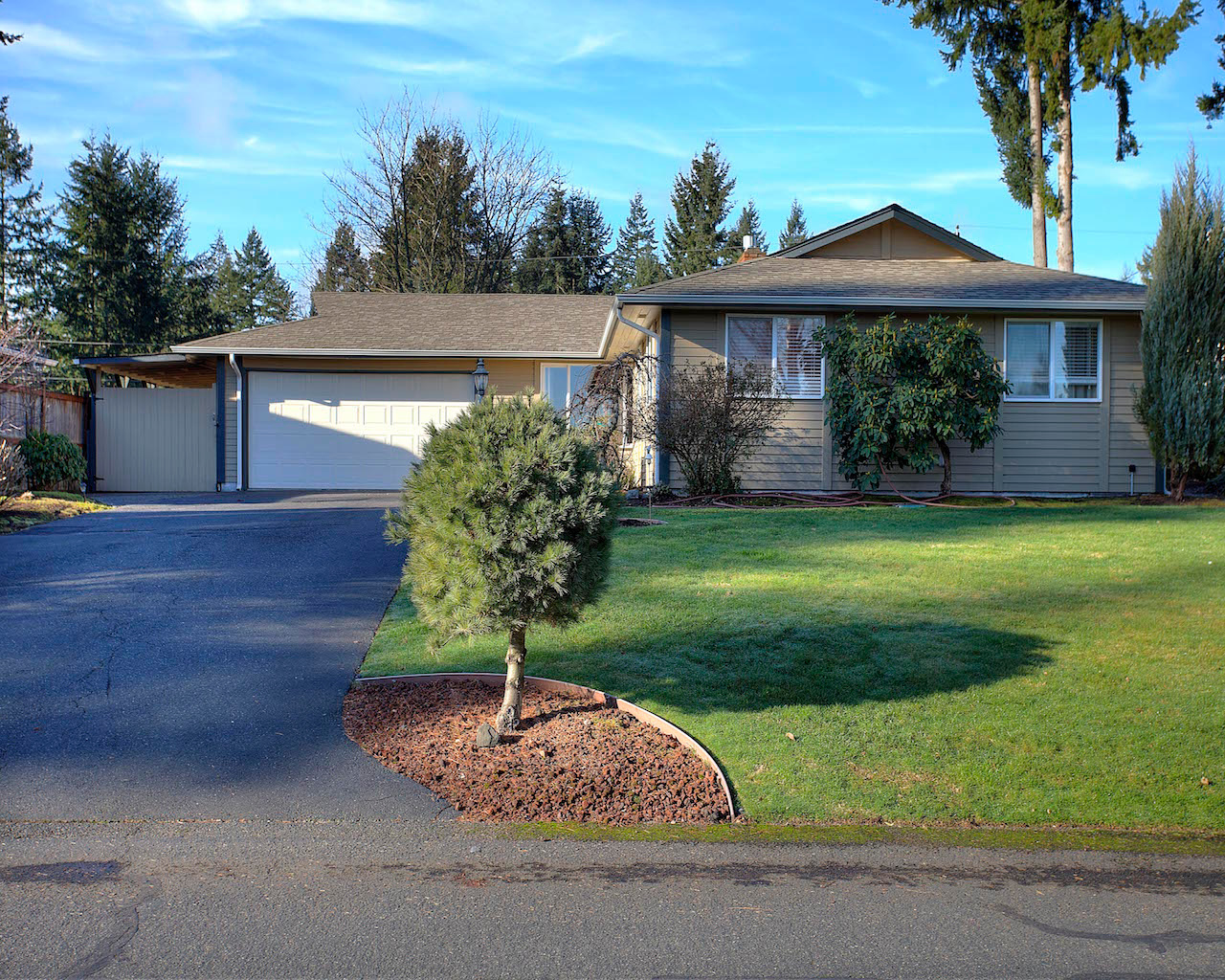 Property Photo:  5002 66th Ave W  WA 98467 