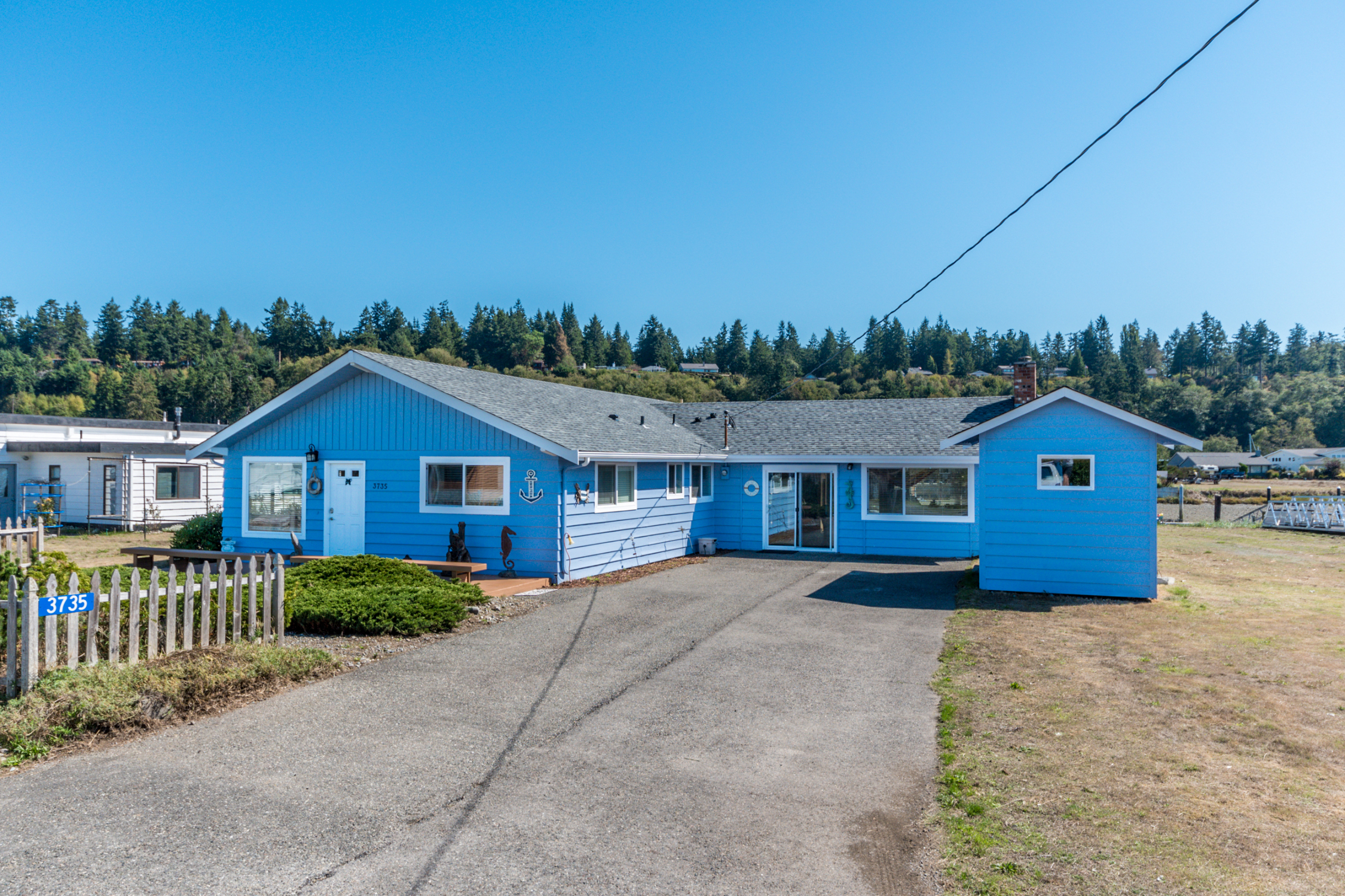 Property Photo: 3735 Oceanside Dr WA 98253