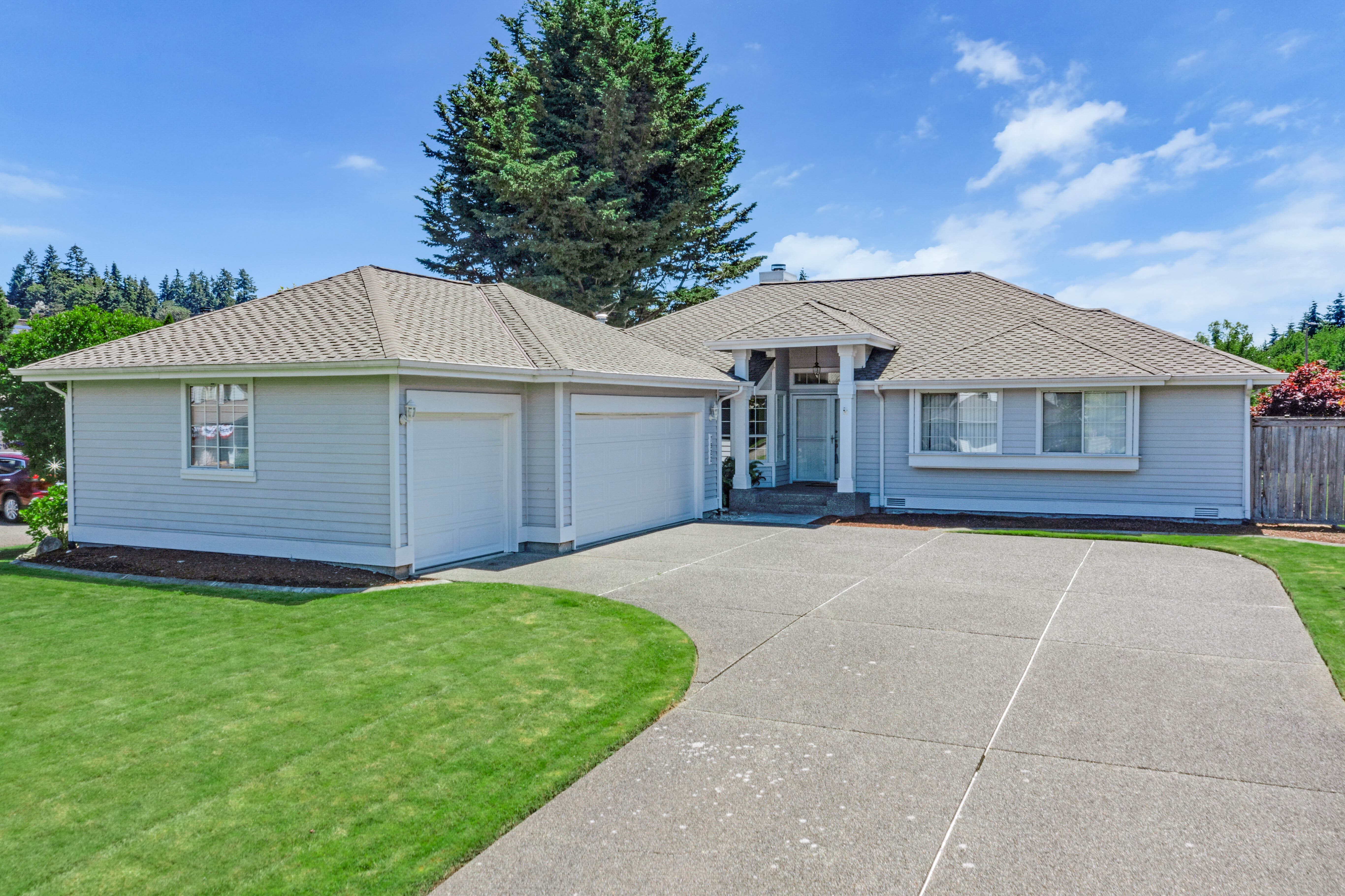 Property Photo:  7922 N 10th  WA 98406 