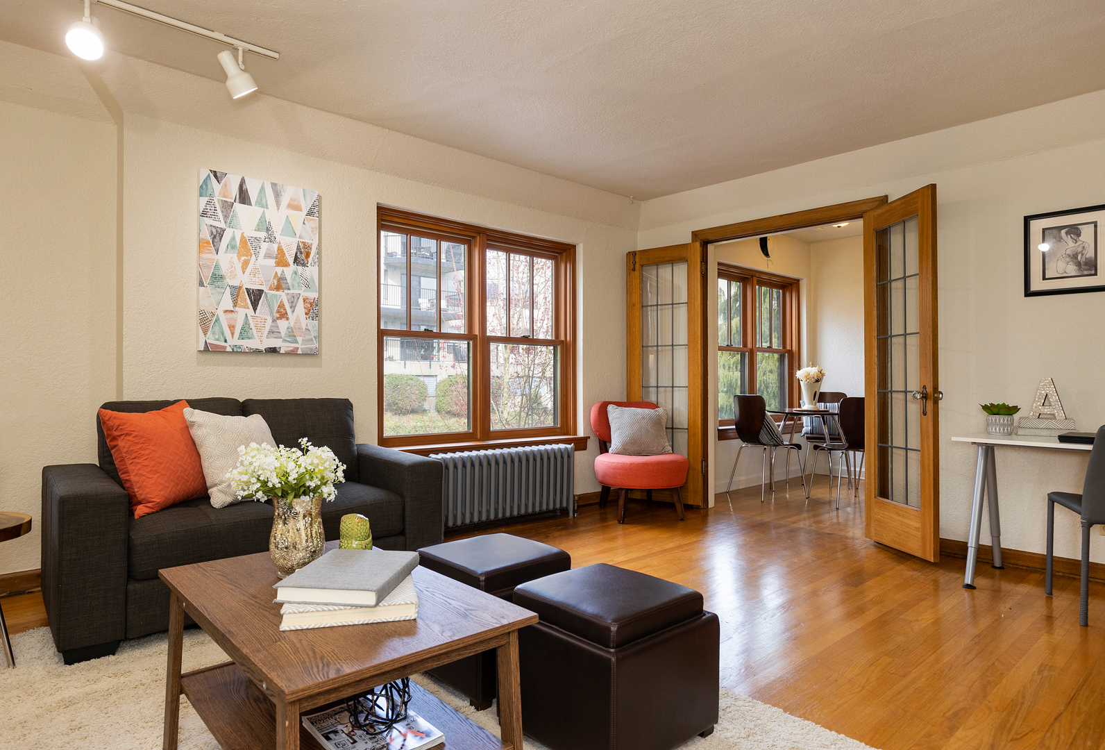 Property Photo: Living Room 519 W Roy St 414  WA 98119 