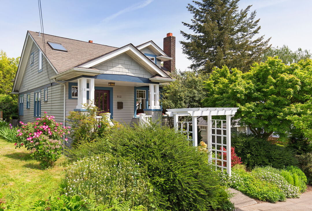 Property Photo: 912 N 48th St WA 98103
