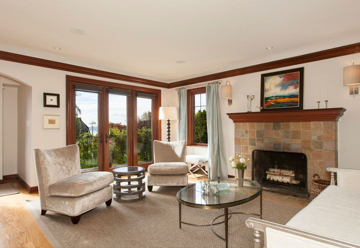 Property Photo: Living room 2416 Rosemont Place W  WA 98199 