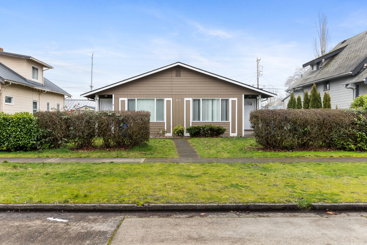 Property Photo: 1018 E 35th St A &Amp B WA 98404