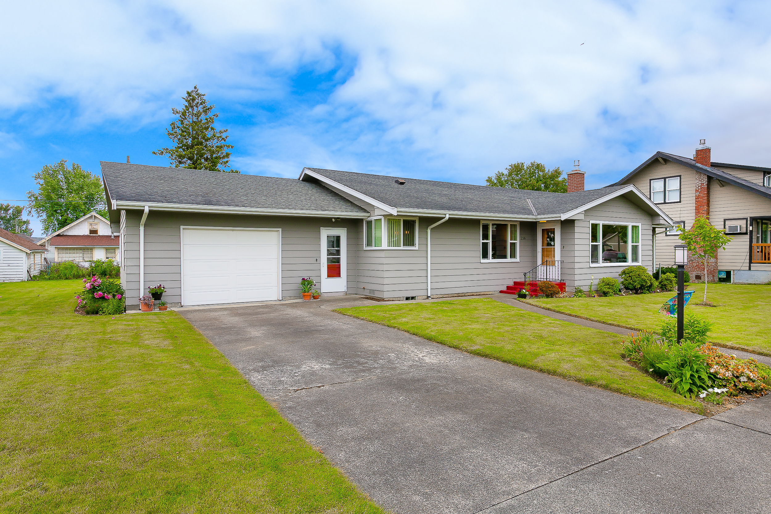 Property Photo:  216 Garfield St  WA 98295 