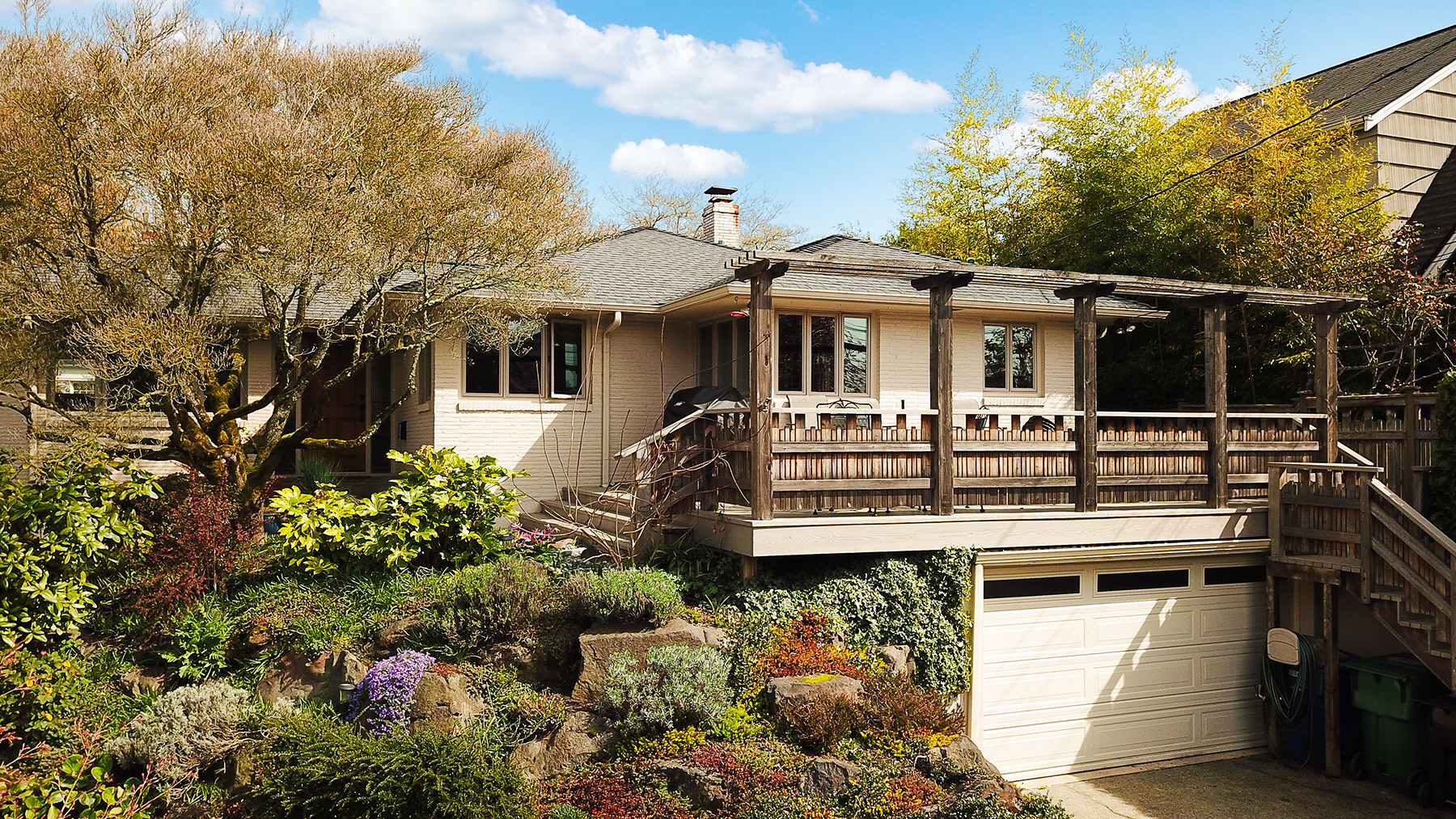 Property Photo:  1706 Sunset Ave SW  WA 98116 