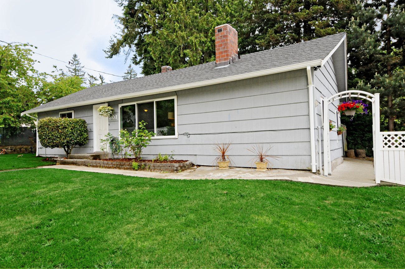 Property Photo:  301 NE 155th St  WA 98155 