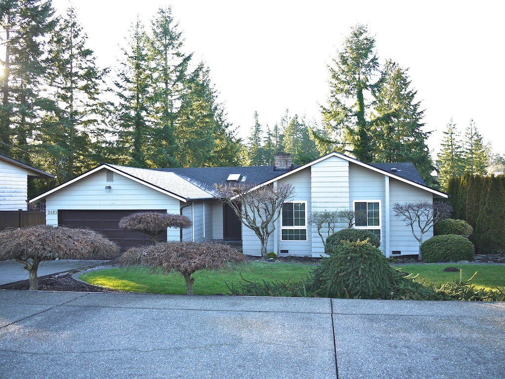 Property Photo:  2410 179th Ave E  WA 98391 