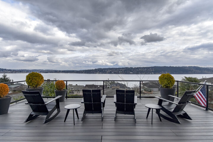 4004 NE 160th St  Lake Forest Park WA 98155 photo Deck