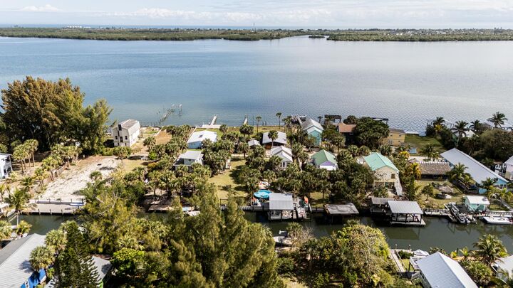 8 Vip Island B  Grant FL 32949 photo