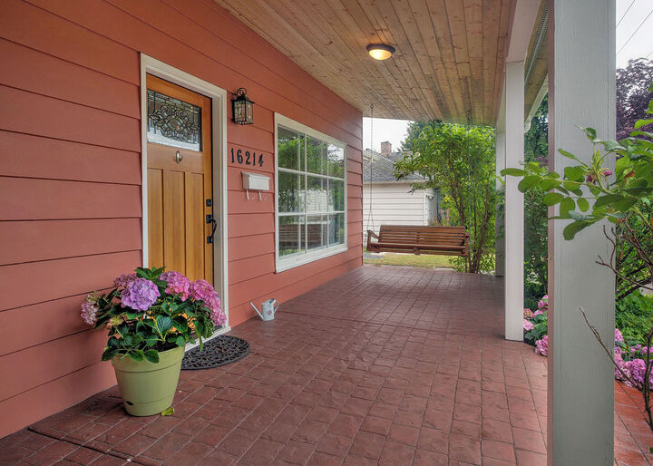 Property Photo: 16214 8th Ave NE WA 98155