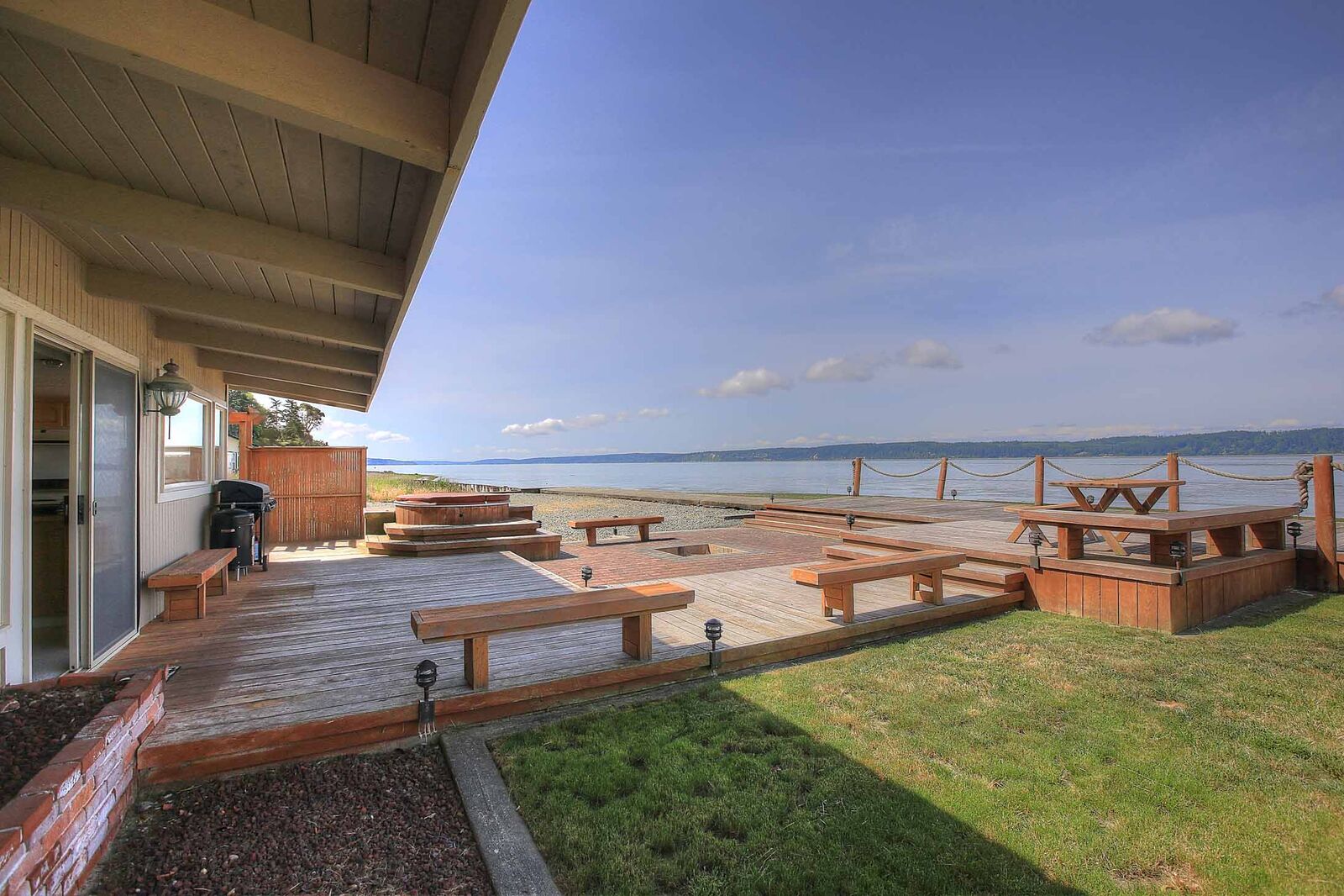 Property Photo:  1024 Sandy Beach Drive  WA 98282 