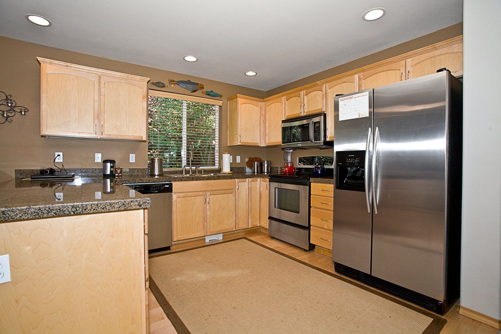 Property Photo: Kitchen 10116 28th Dr SE  WA 98208 