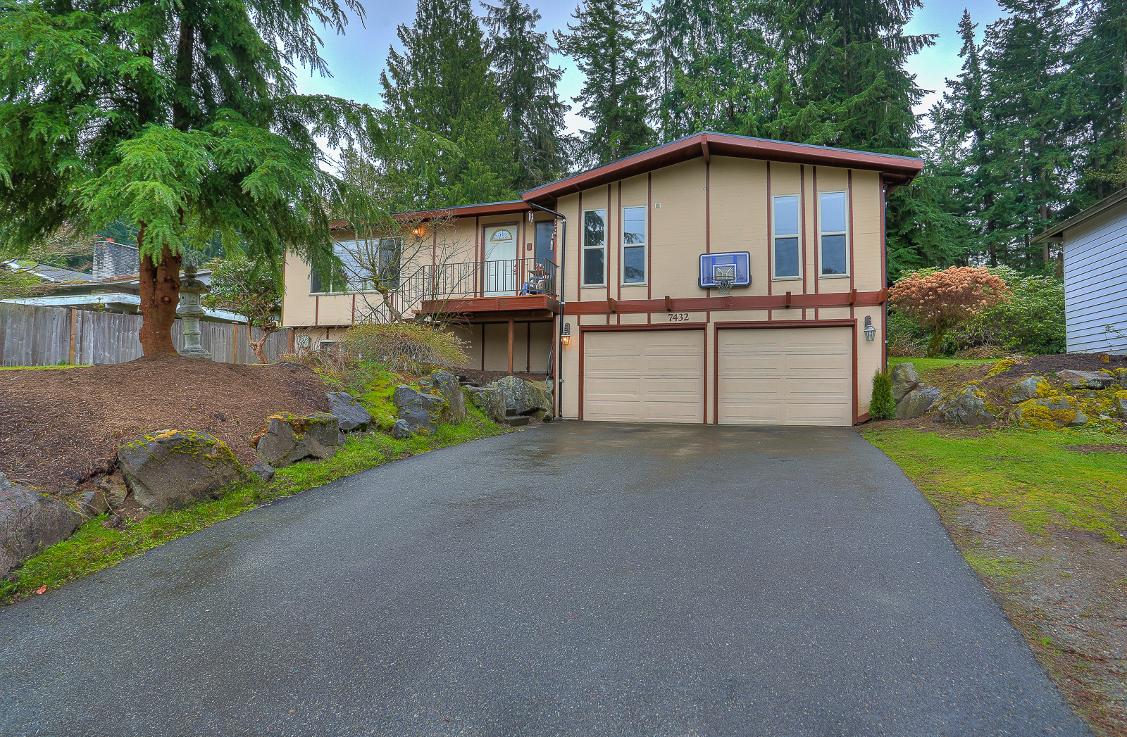 Property Photo: Perrinville Home 7432 181st Place SW WA 98026