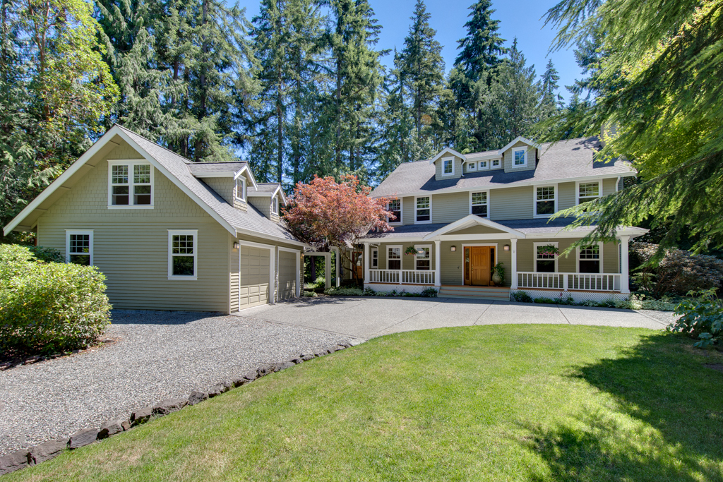 Property Photo: 8363 Sumanee Place NE WA 98110