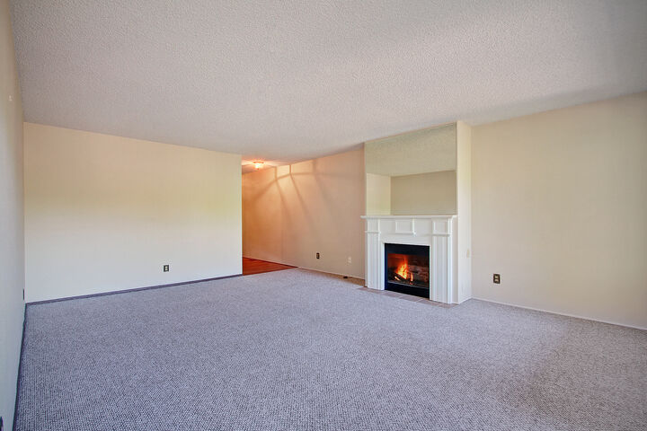 Property Photo: 10825 Glen Acres Dr S B WA 98168