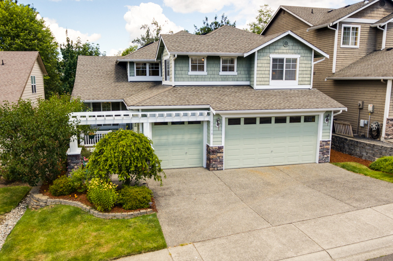 Property Photo:  1119 184th Place SE  WA 98012 