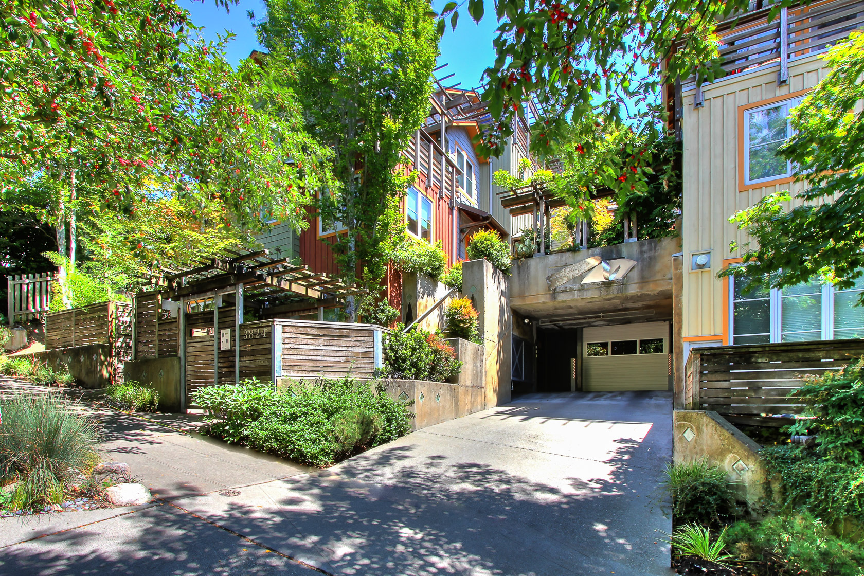 Property Photo: Foyer 3824 Evanston Ave N 7  WA 98103 