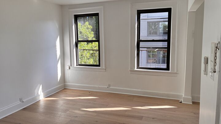 Property Photo:  188 West 9th Street 3F NY 11231 