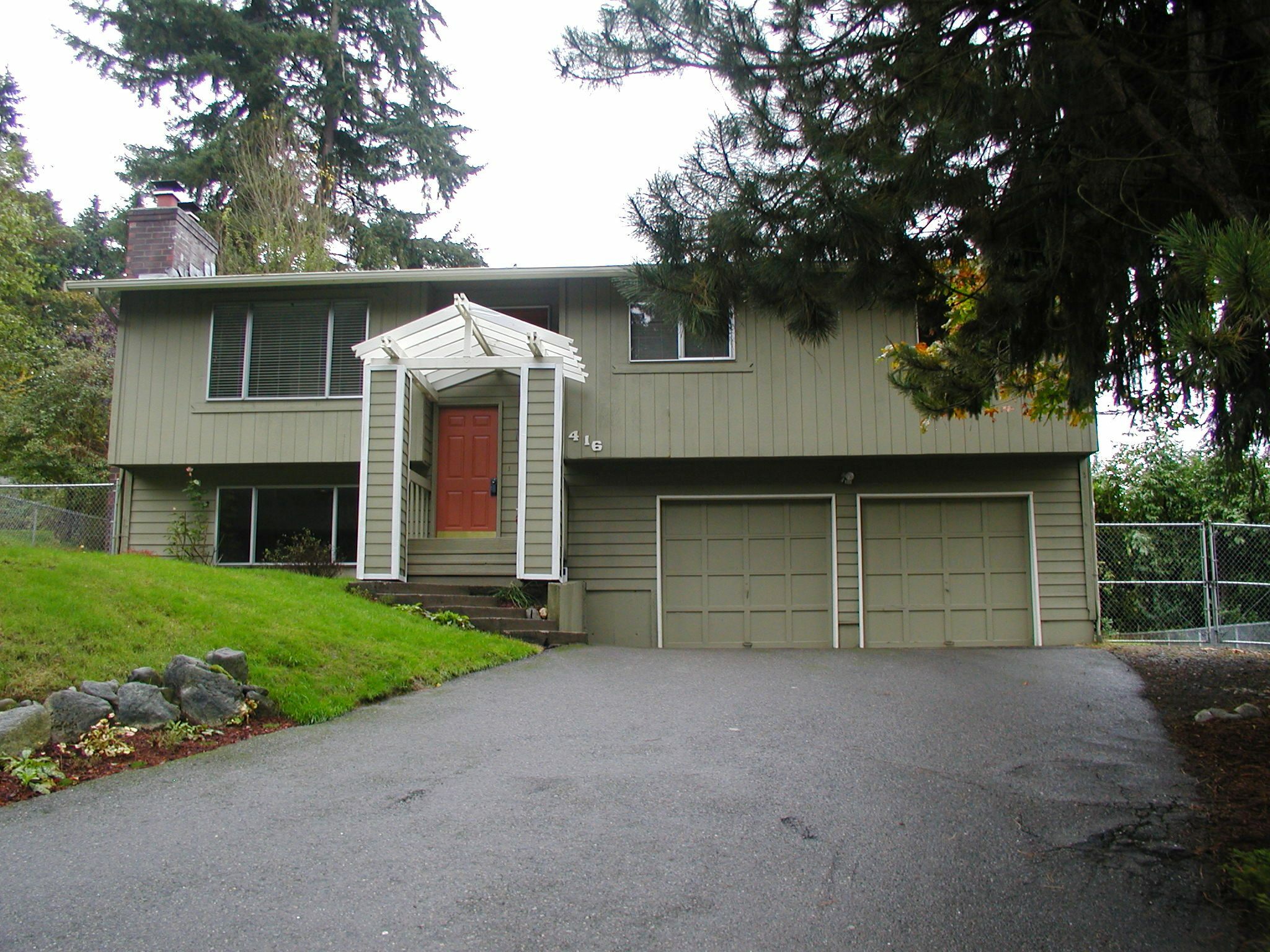 Property Photo:  416 106th Av Ct E  WA 98372 