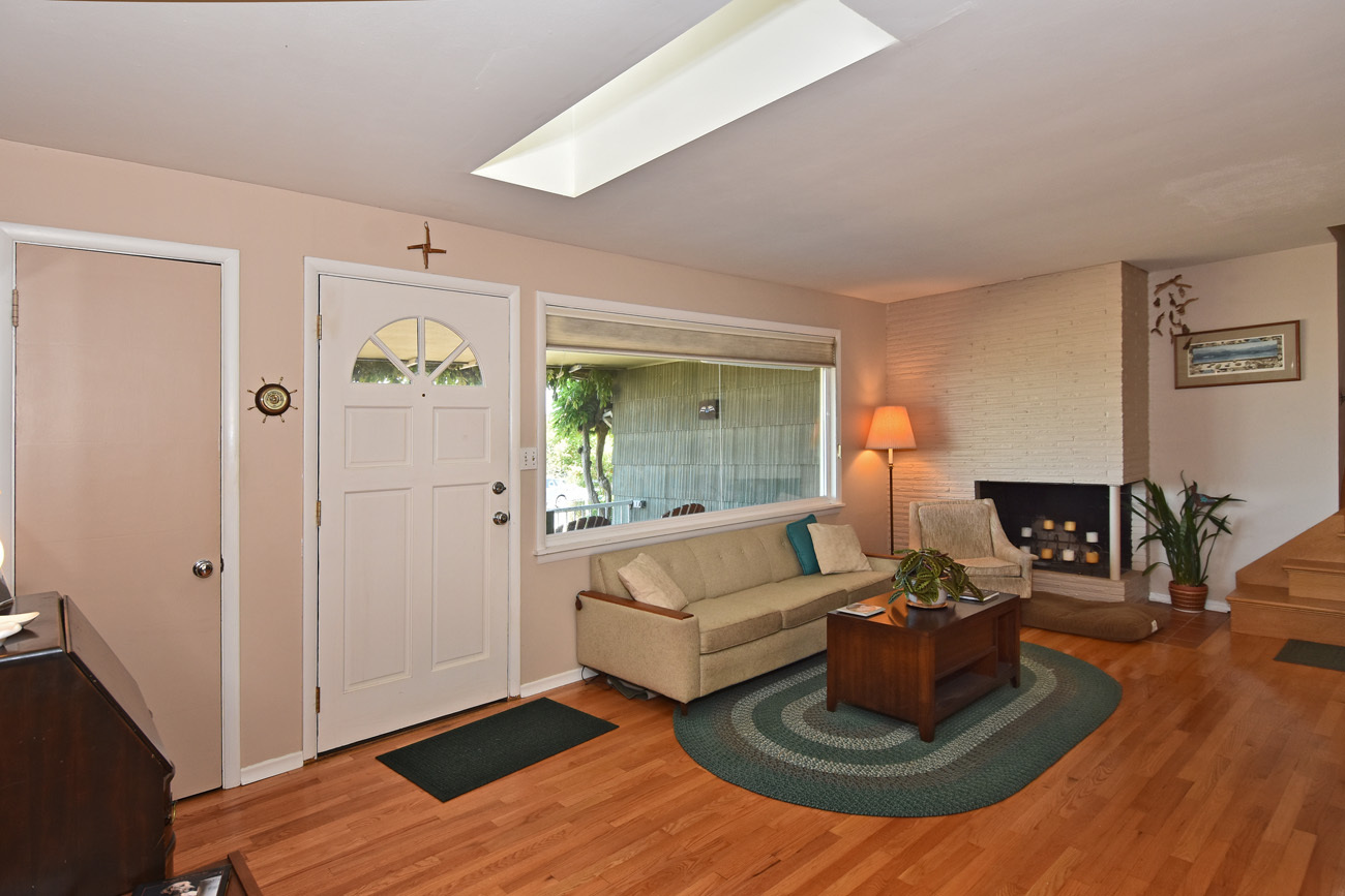 Property Photo: Living & dining room 17952 Brittany Drive SW  WA 98166 