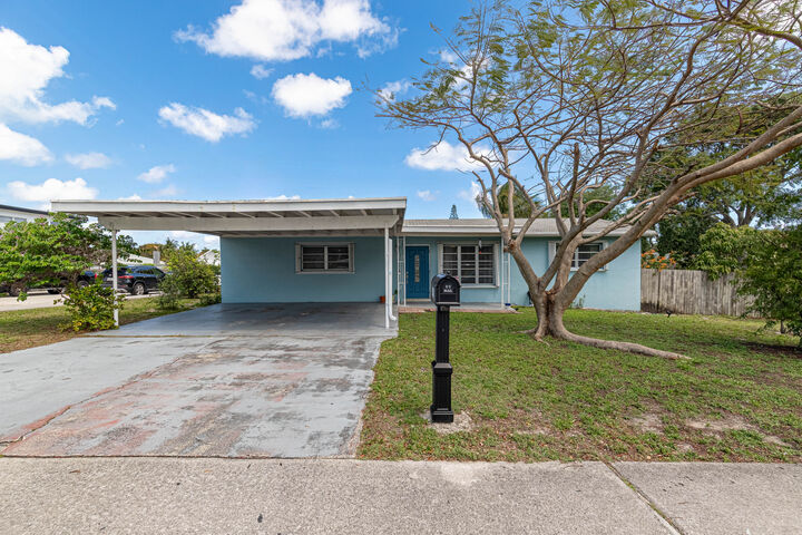Property Photo:  528 N A Street  FL 33460 