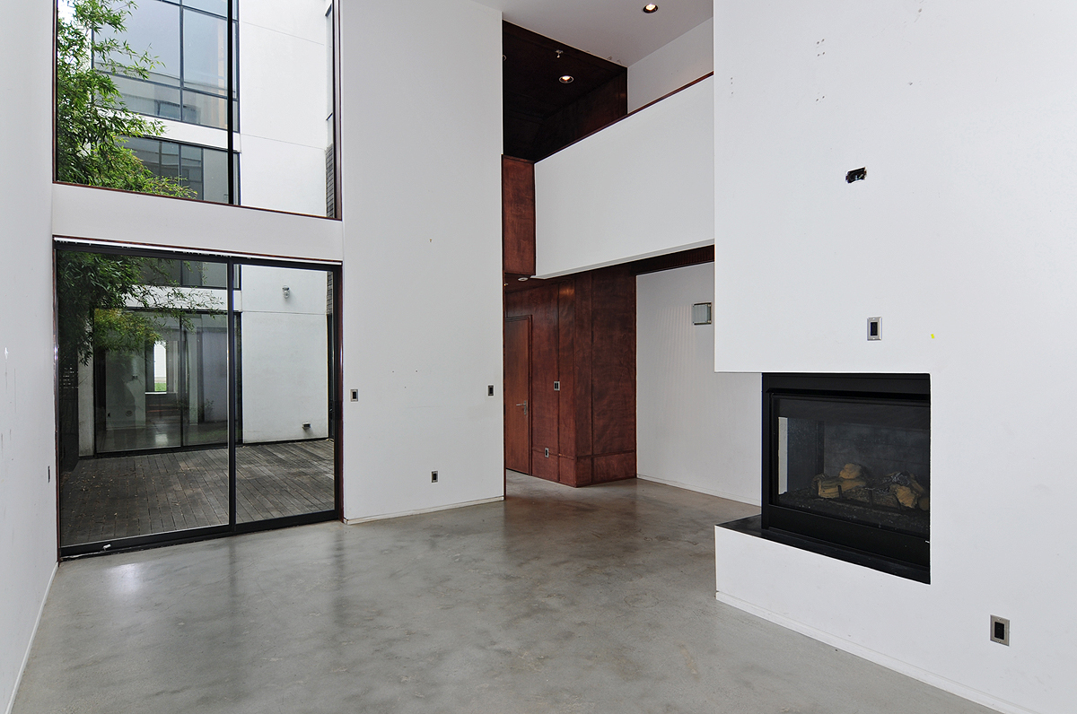 Property Photo: Living room, kitchen 2441 Queen Anne Ave N  WA 98109 