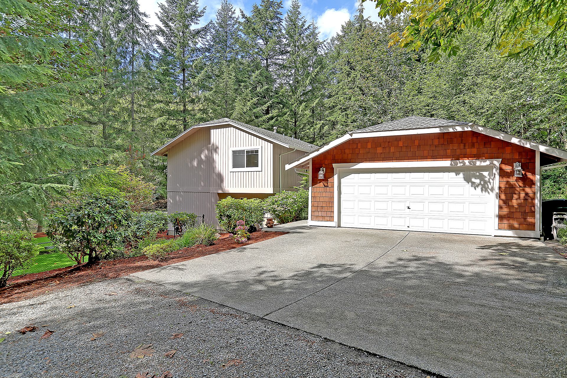 Property Photo: Wellington tri-level 19802 164th Ave NE  WA 98072 