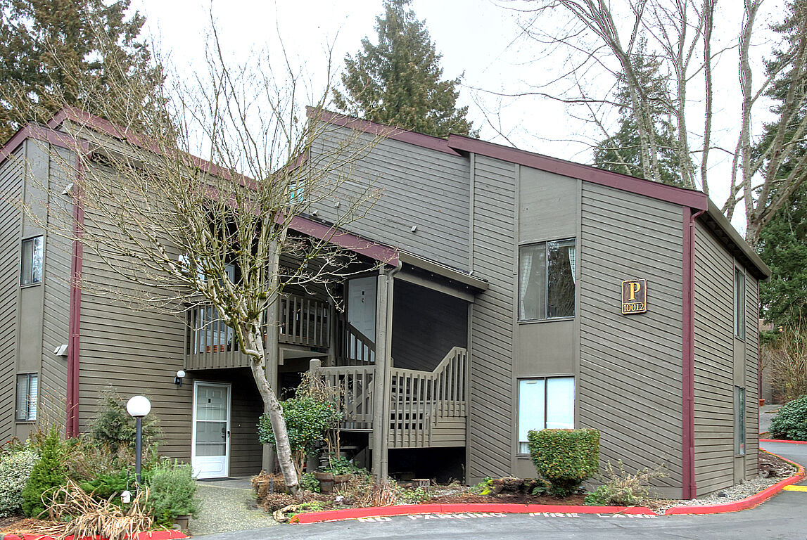 Property Photo:  10012 NE 122nd St P - D  WA 98034 