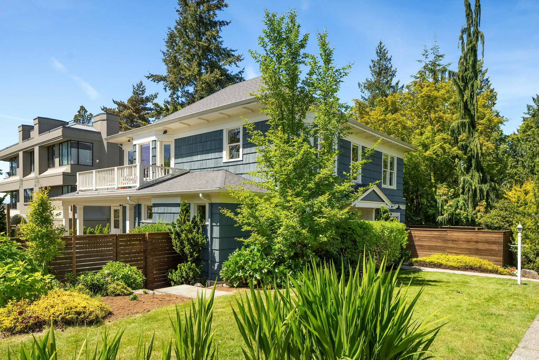 Property Photo: 1603 7th Avenue W WA 98119