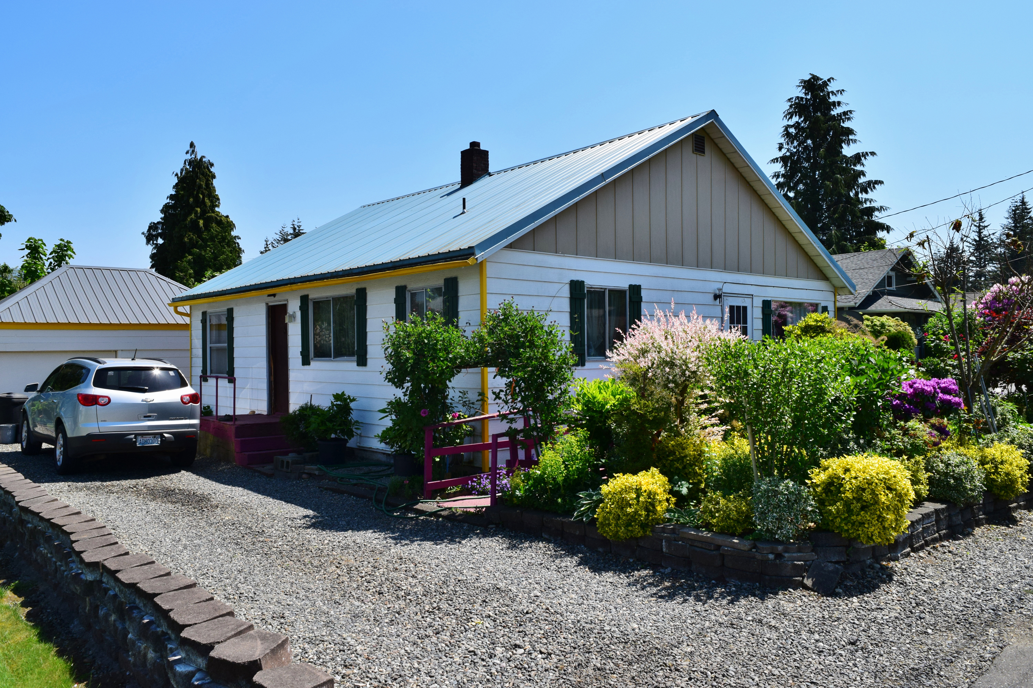 Property Photo: Exterior Views 607 Mead Ave WA 98247