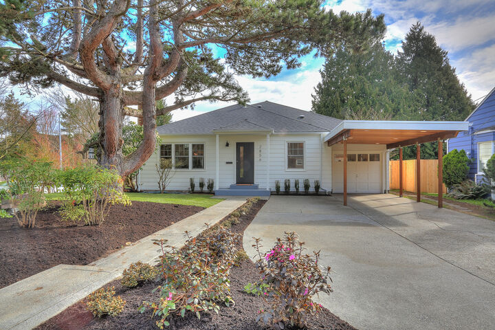 2856 35th Ave W  Seattle WA 98199 photo