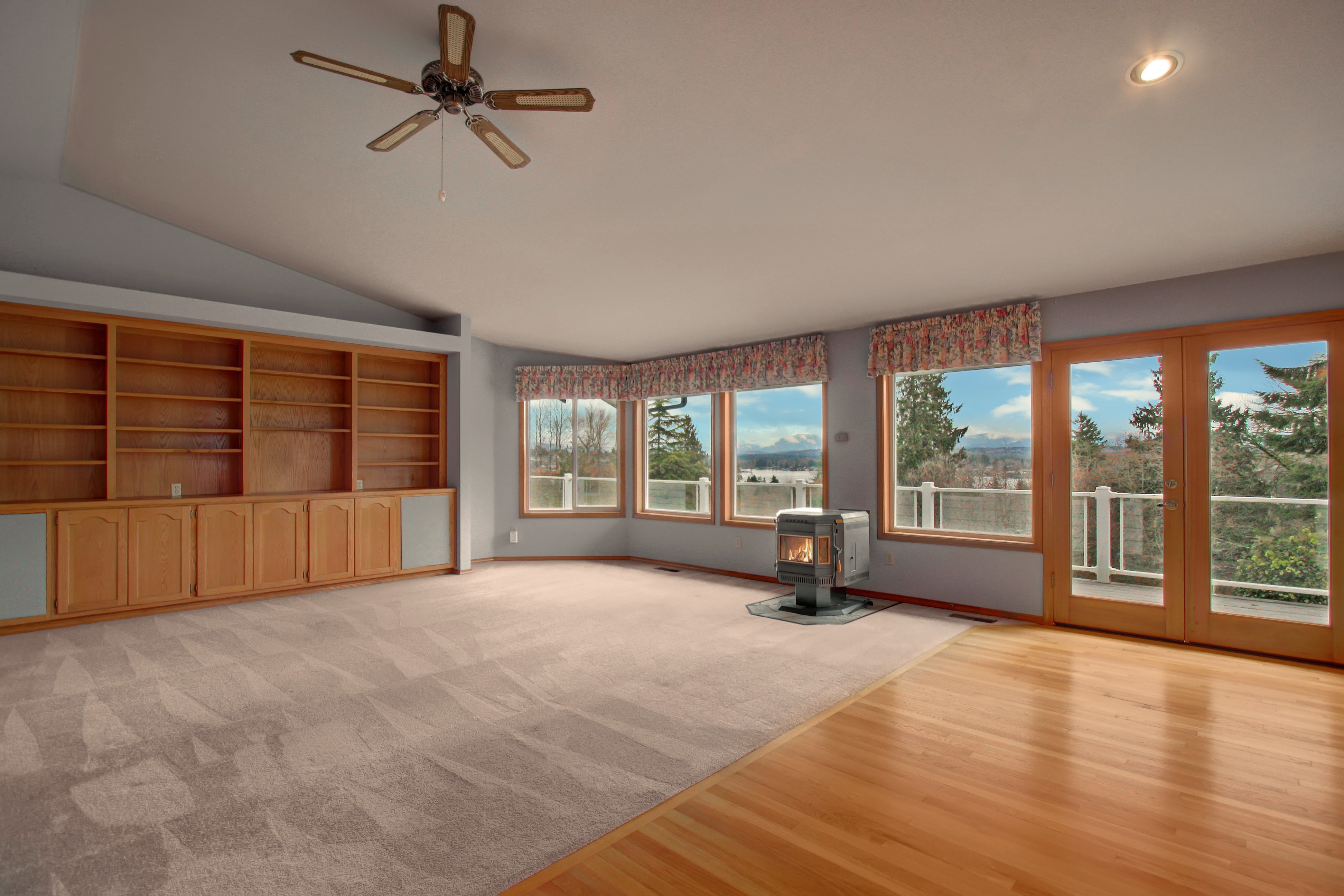 Property Photo: Great room 121 101st Ave NE  WA 98258 