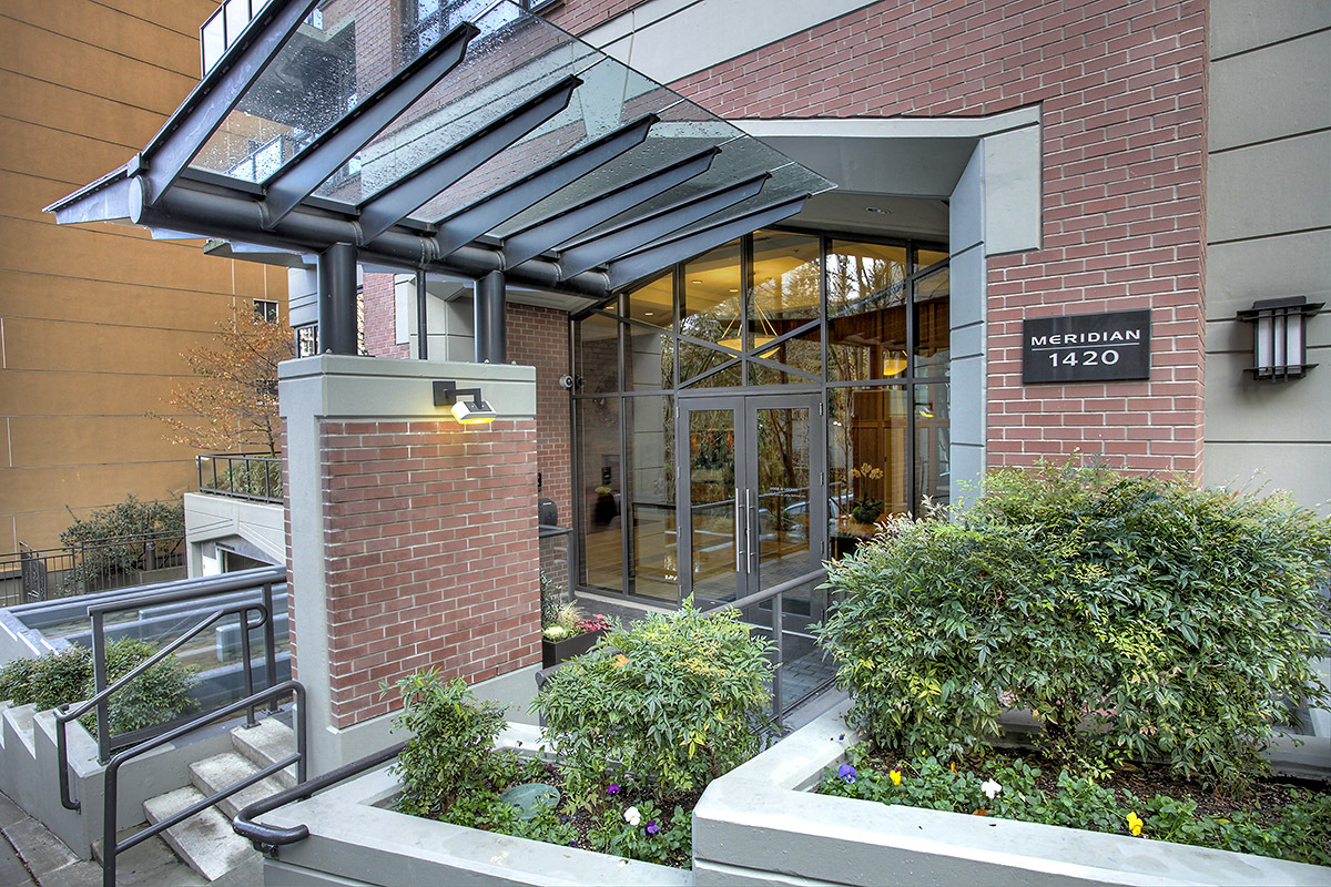 Property Photo: 1420 Terry Ave 2504 WA 98101