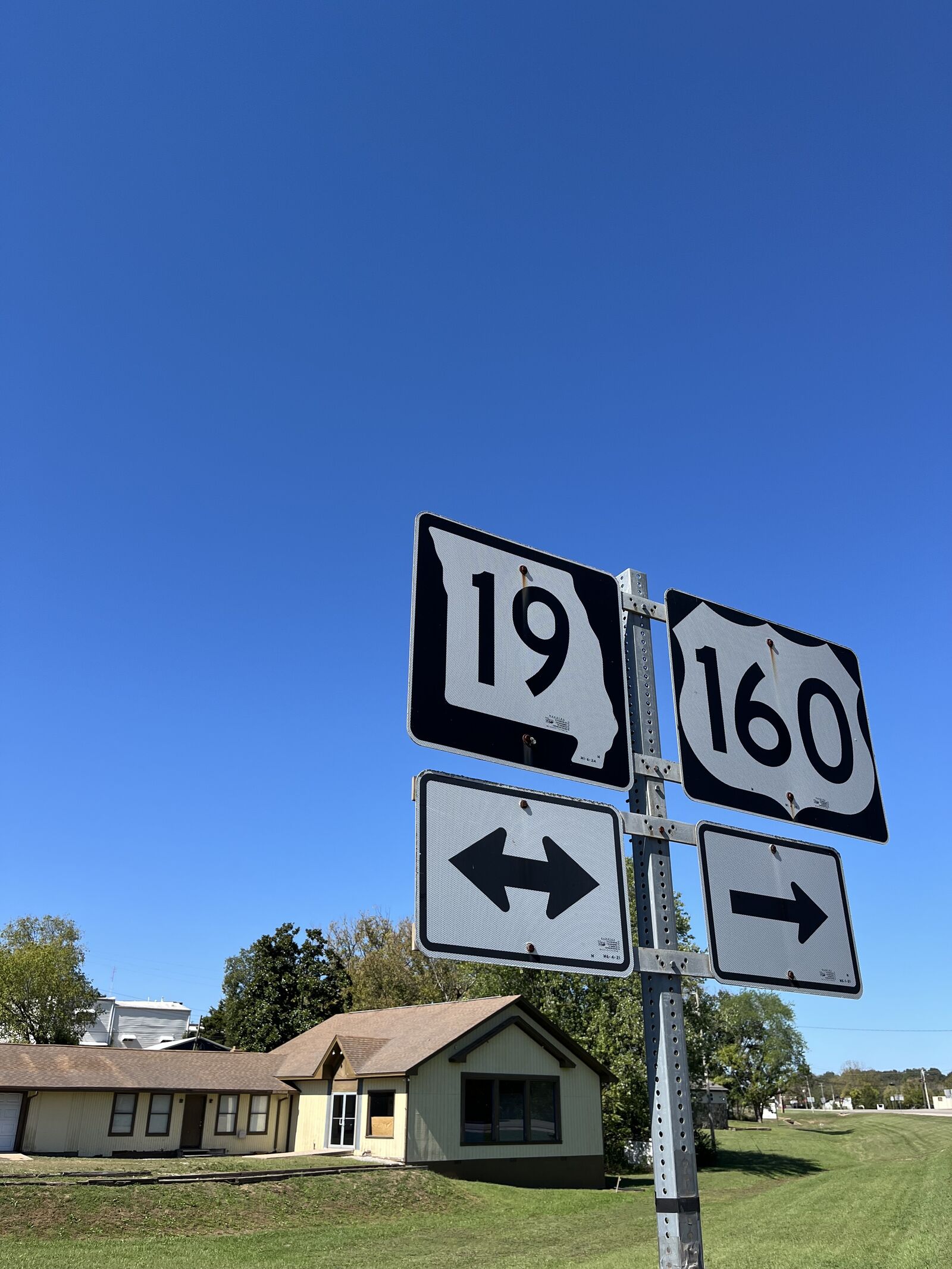 Property Photo:  105 Couch Street  MO 65606 