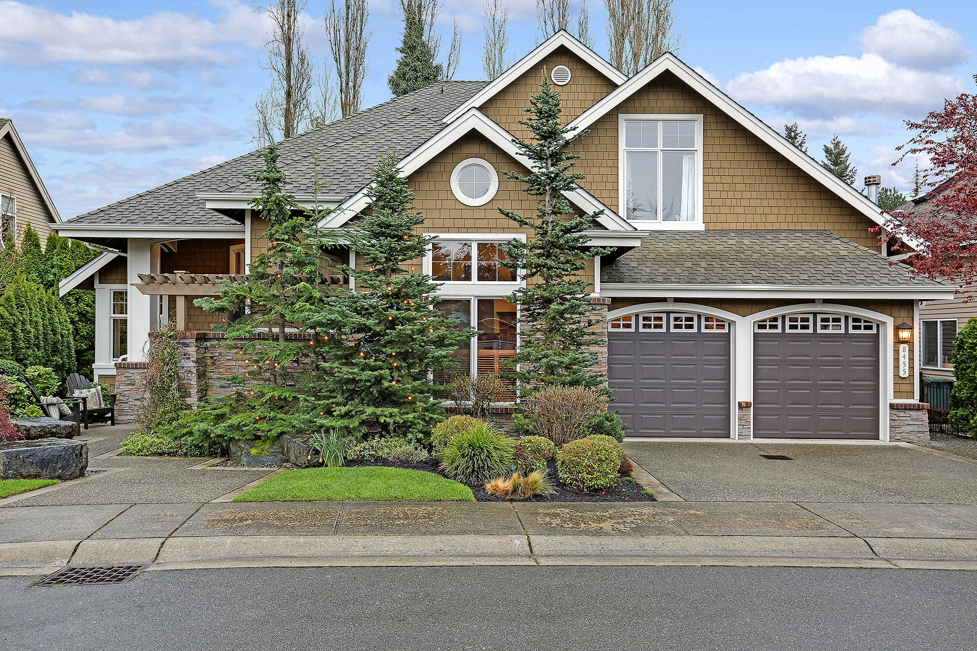 Property Photo:  8455 SE 69th Place  WA 98040 