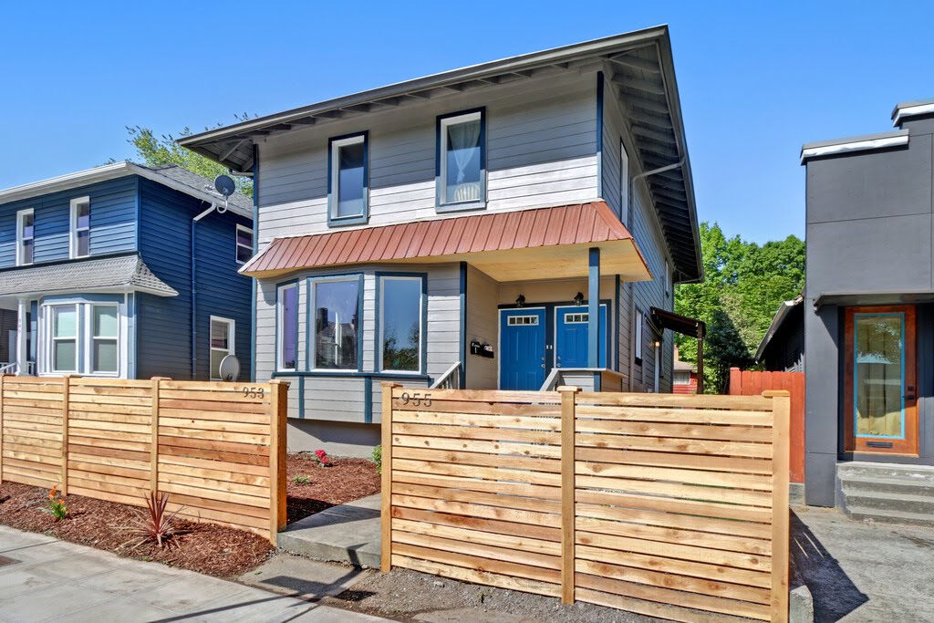 Property Photo:  953 955 23rd Ave  WA 98122 