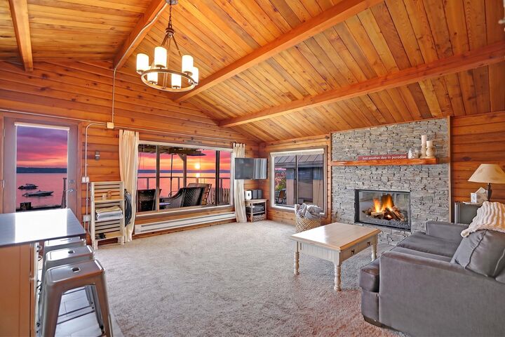 Property Photo:  14130  Evergreen Way  WA 98292 