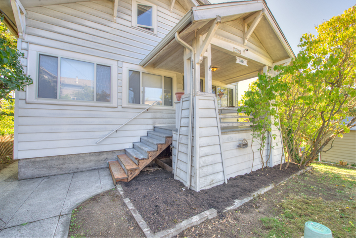 Property Photo:  3421 NW 66th St  WA 98117 