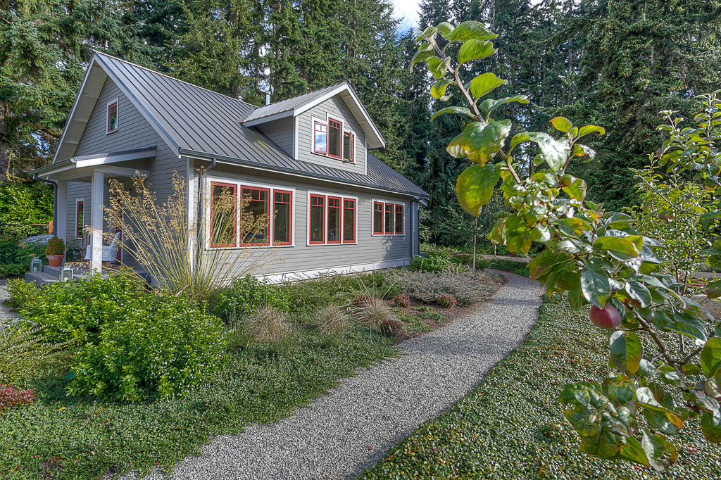 Property Photo: Sunrise Drive 10918 Sunrise Dr NE  WA 98110 