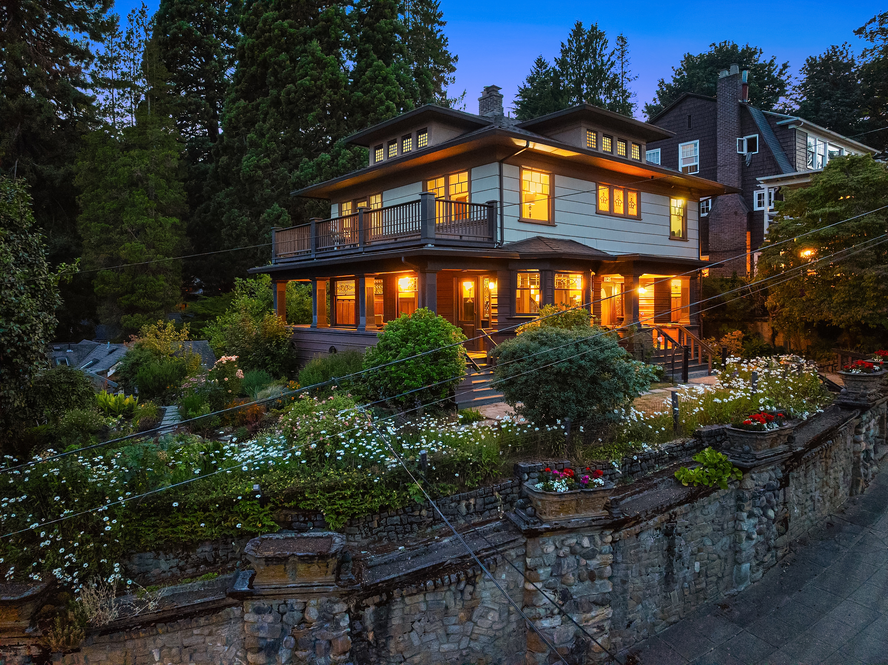 1121  Grand Avenue  Seattle WA 98122 photo