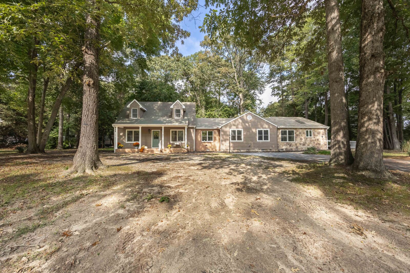 Property Photo:  1708 E Clear Lake Drive  MD 21804 
