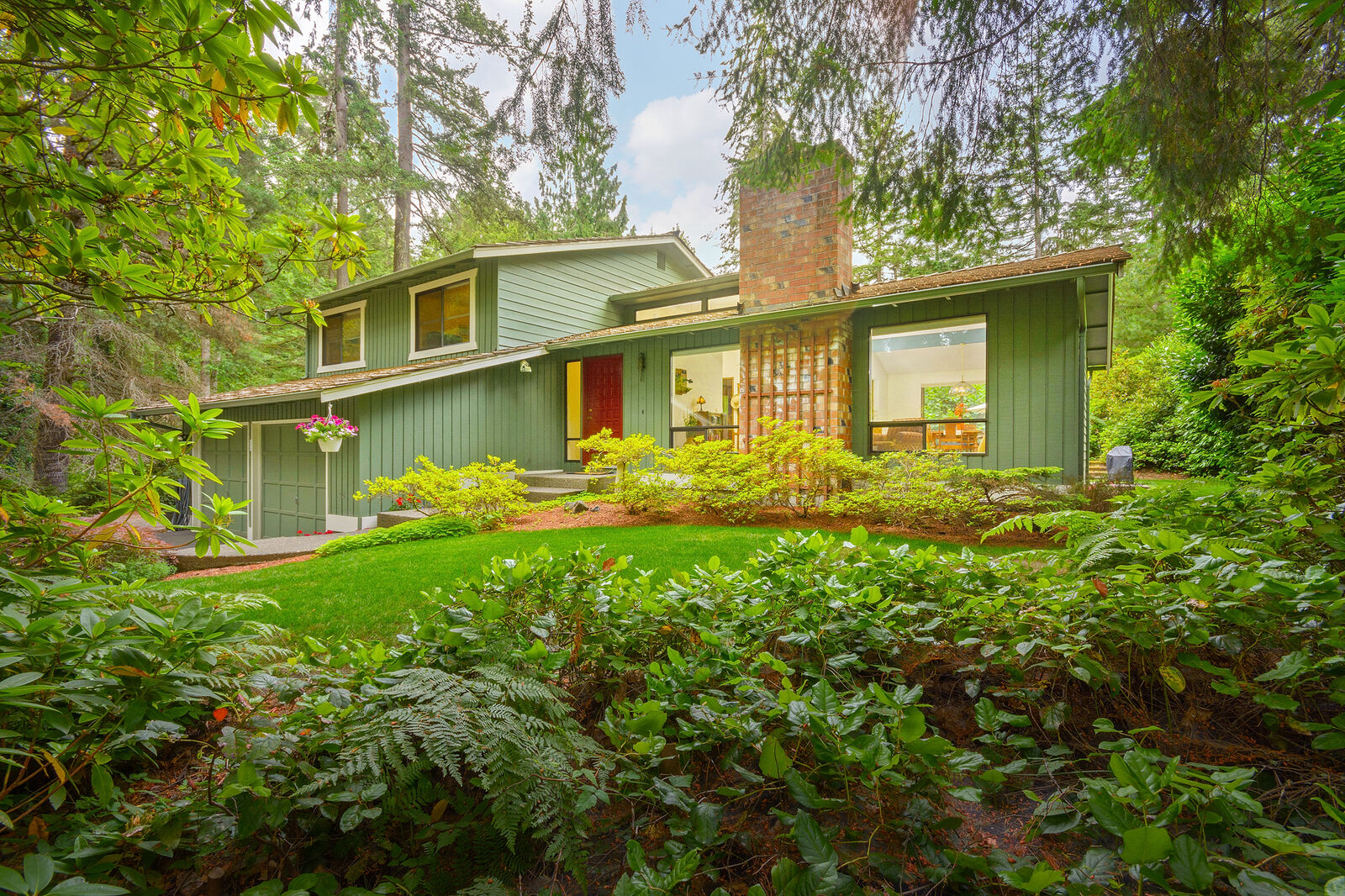 Property Photo:  1715 NW Marmot Cir  WA 98383 