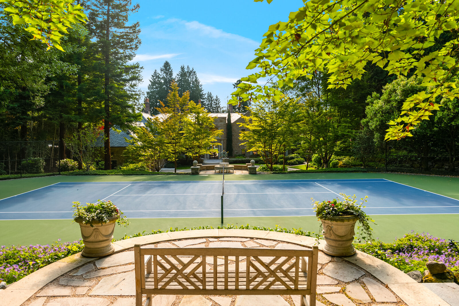 House for sale in Hunts Point Hunts Point Area Residential