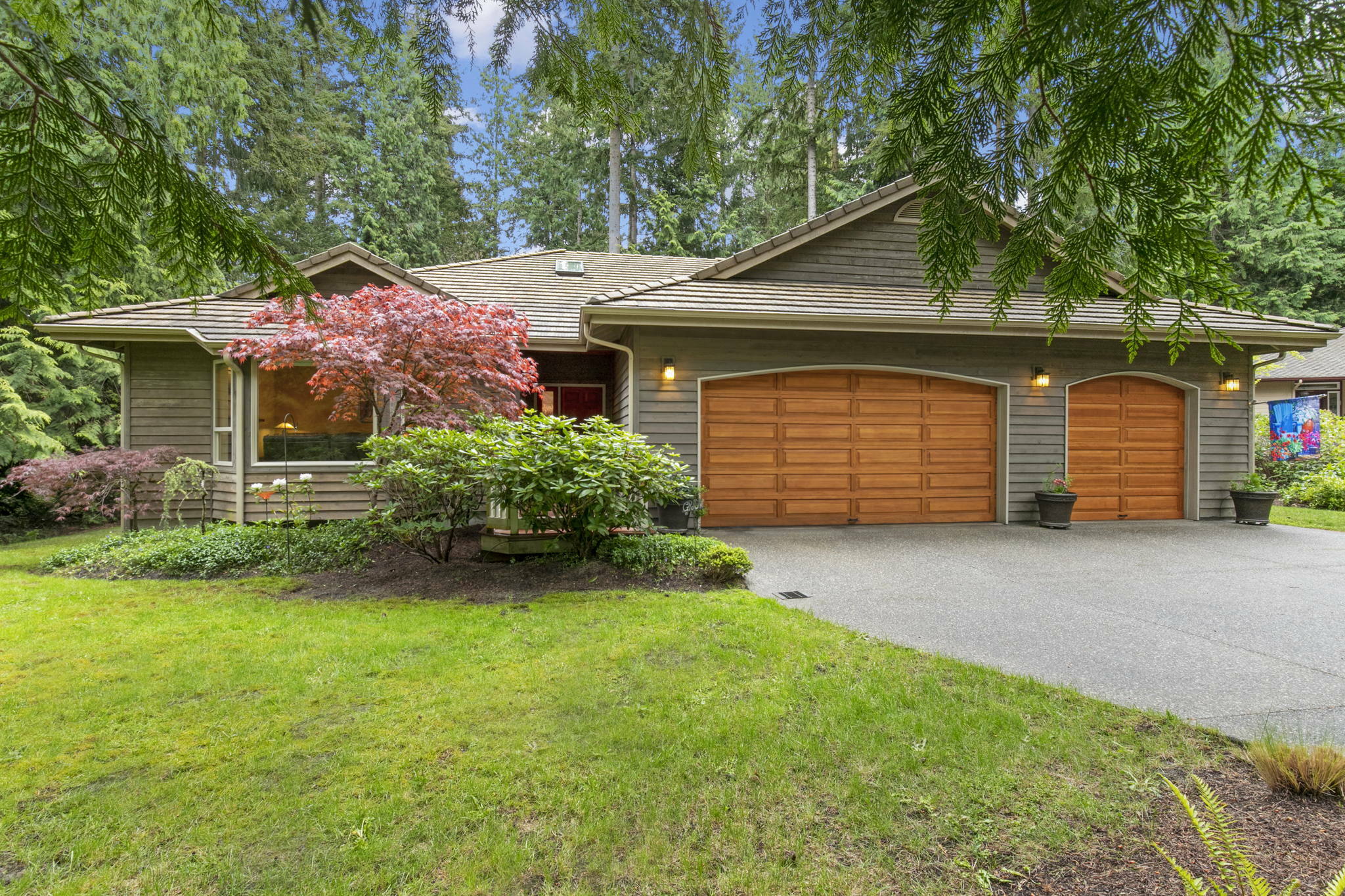 Property Photo:  27 Hemlock Court  WA 98368 