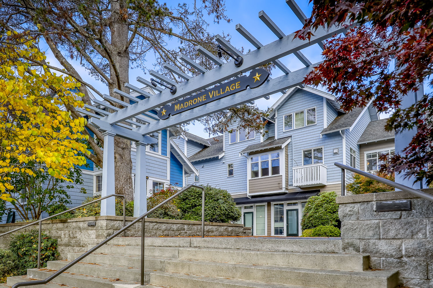 Property Photo: 115 Hall Brothers Lp NW 202 WA 98110