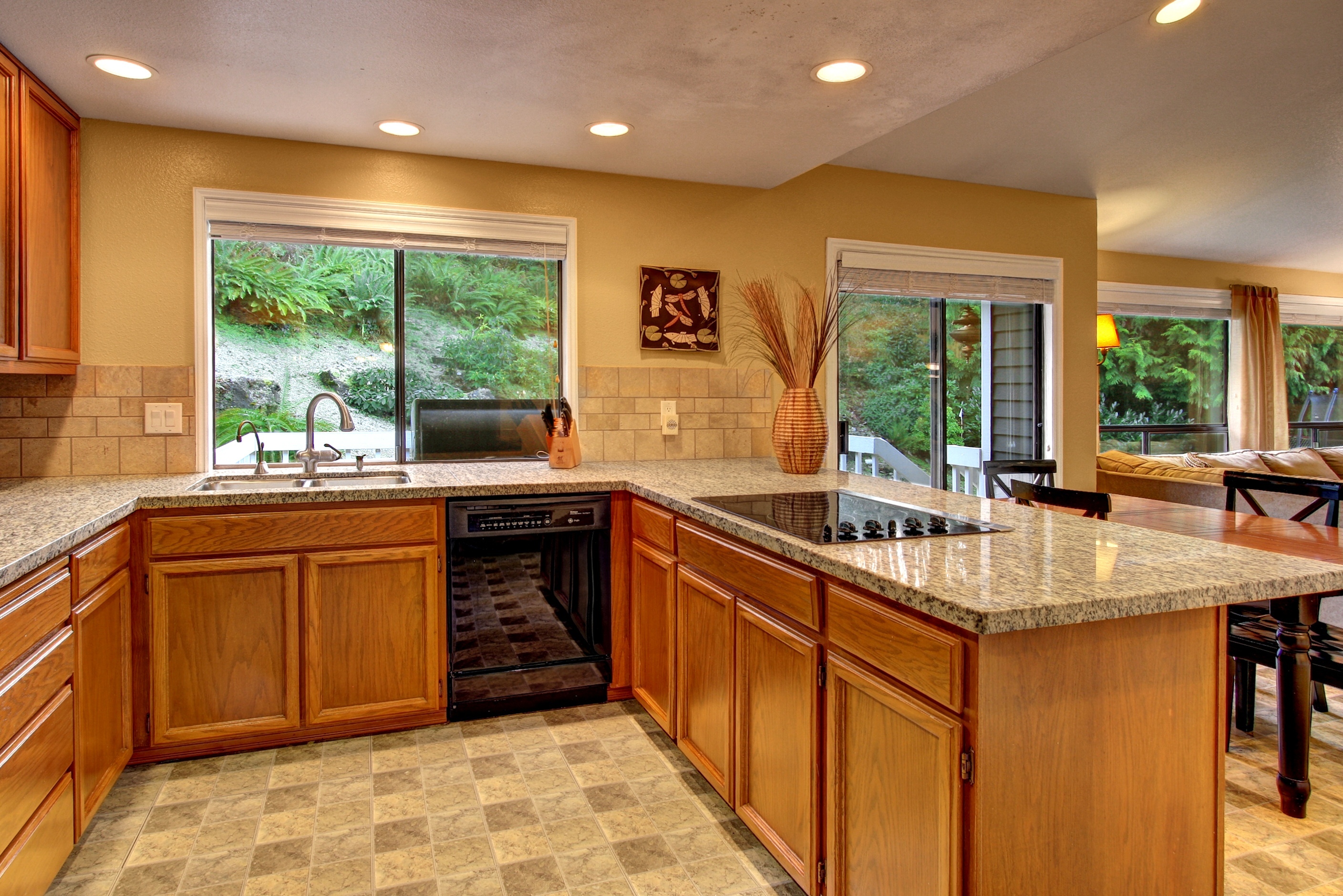 Property Photo: The oak & granite kitchen 15323 SE 49th Place  WA 98006 