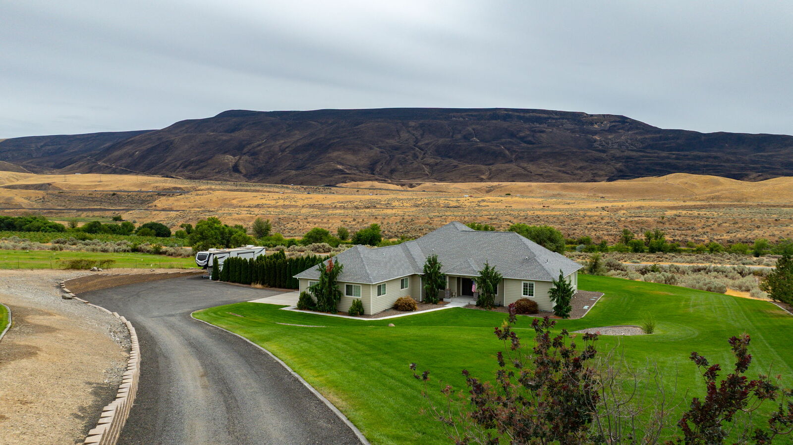 Property Photo: 101525 W Old Inland Empire WA 99350